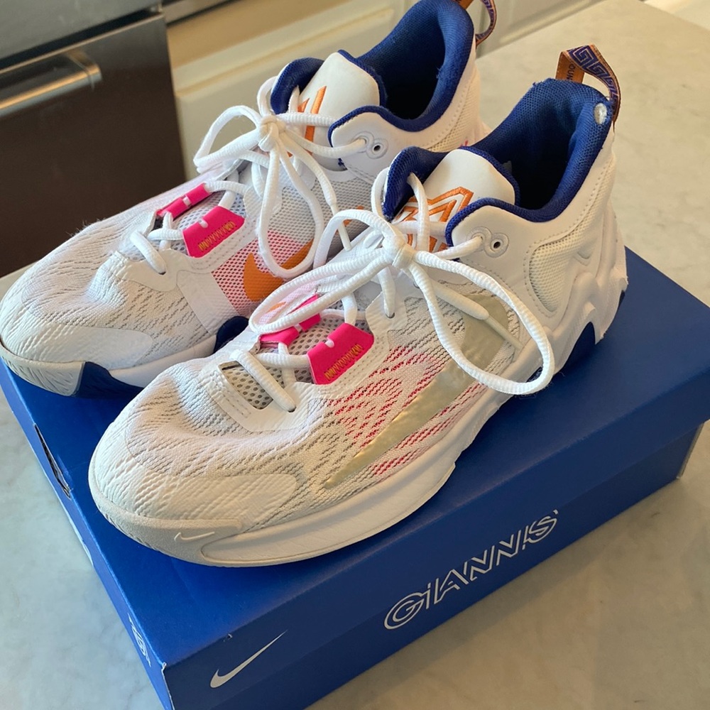 Nike Giannis immortality 2 6y basketball